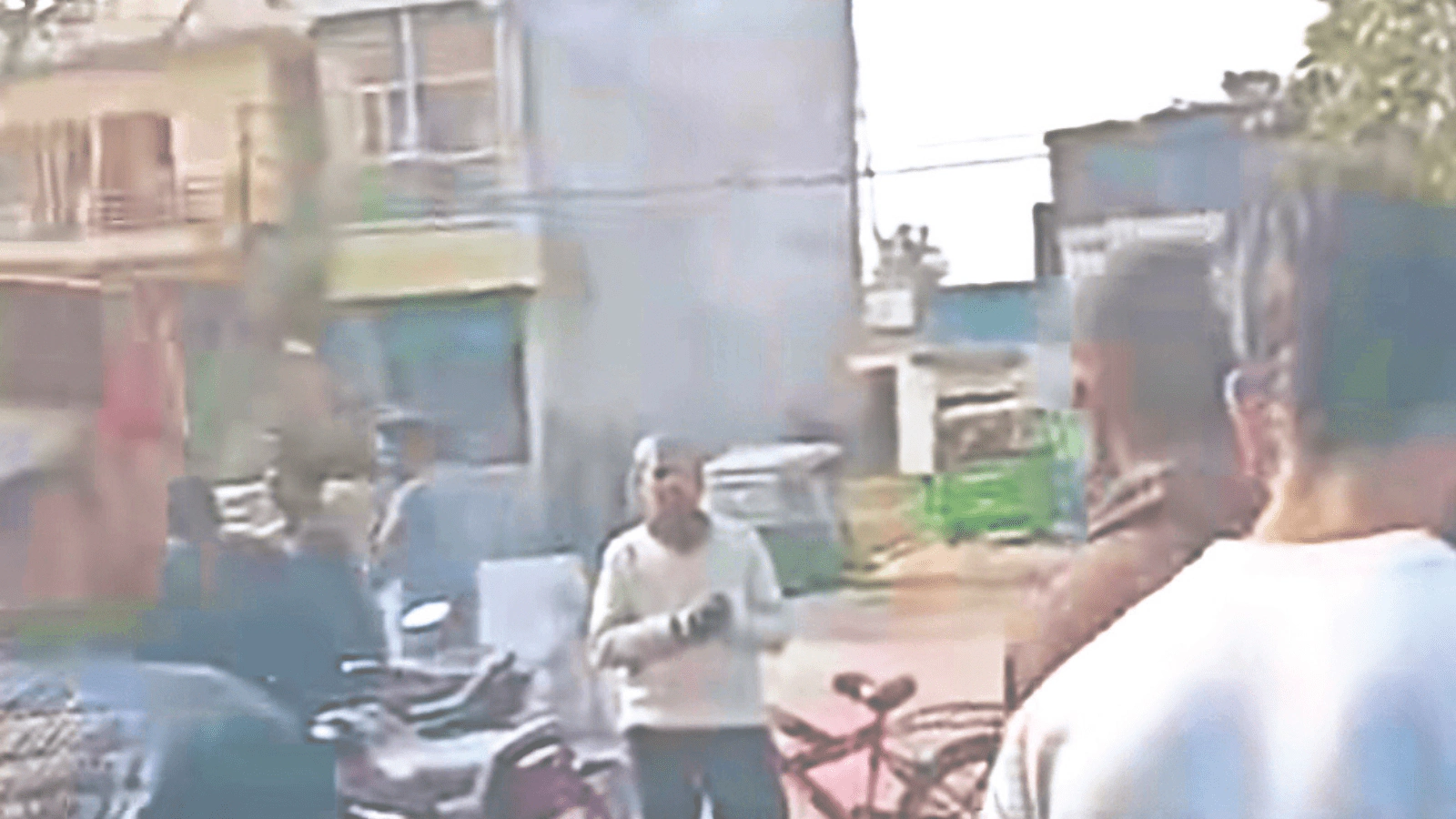 शाहजहांपुर: कैफे में परेशान किए जाने के बाद कपल ने छलांग लगाई, सोशल मीडिया वीडियो विवाद में