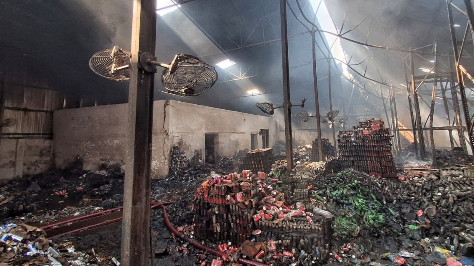 कोलकाता वेयरहाउस आग: मृतकों की संख्या 8 तक पहुंची, शवों की पहचान मुश्किल