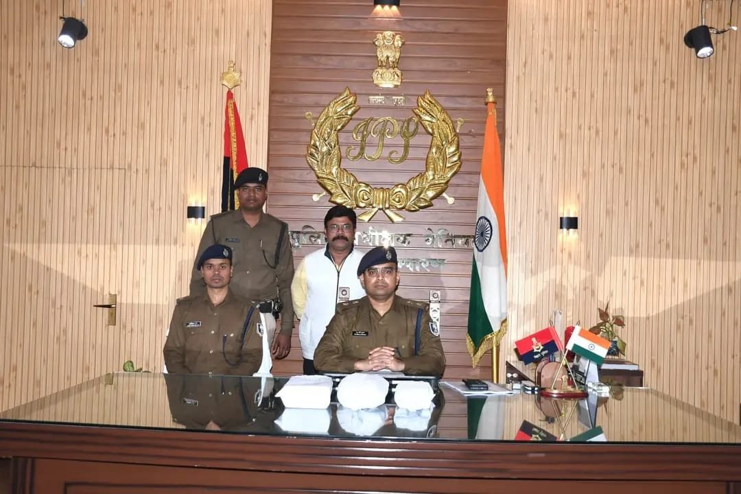 बेतिया में अवैध लॉटरी कारोबार पर पुलिस का शिकंजा, दो आरोपी गिरफ्तार