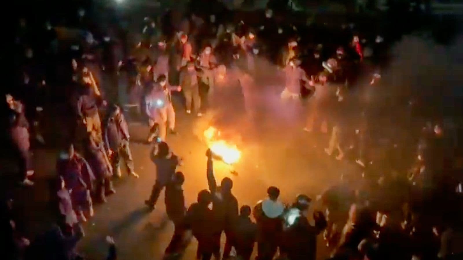 तेहरान में विरोध प्रदर्शन के खूनख़राबे के बाद EU मंत्रियों ने ईरान पर नए प्रतिबंधों को दी मंज़ूरी