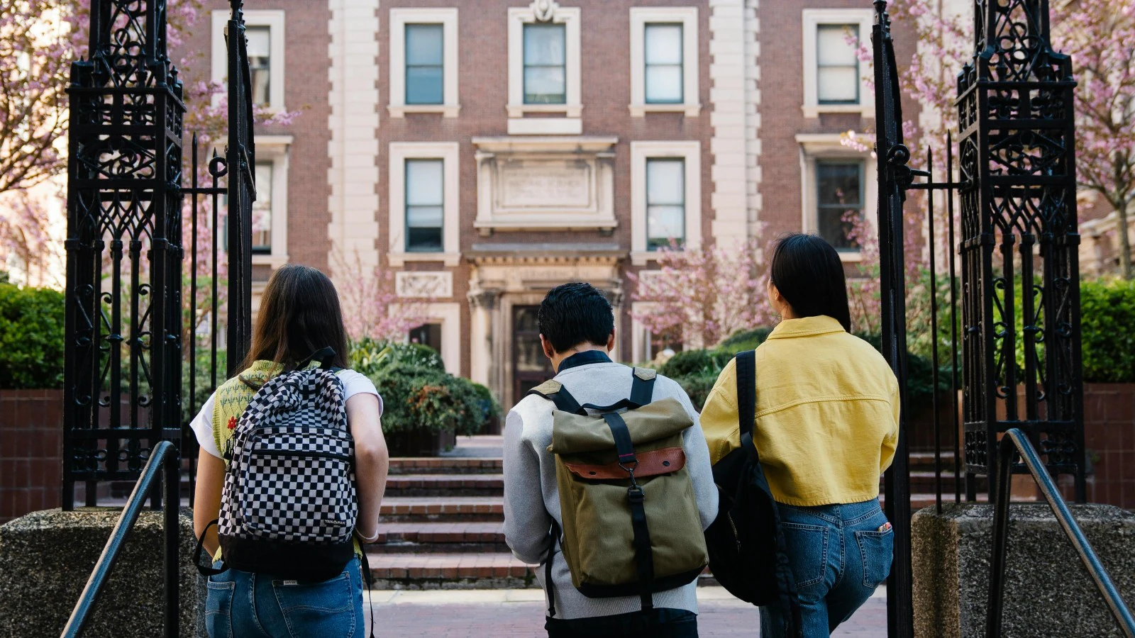अमेरिका जाने वाले भारतीय छात्रों की संख्या में गिरावट: क्या यह भारतीय शिक्षा और करियर के लिए नई शुरुआत है?
